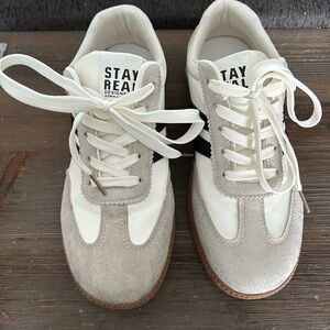 Stay Real Women's White and Gray Sneakers
